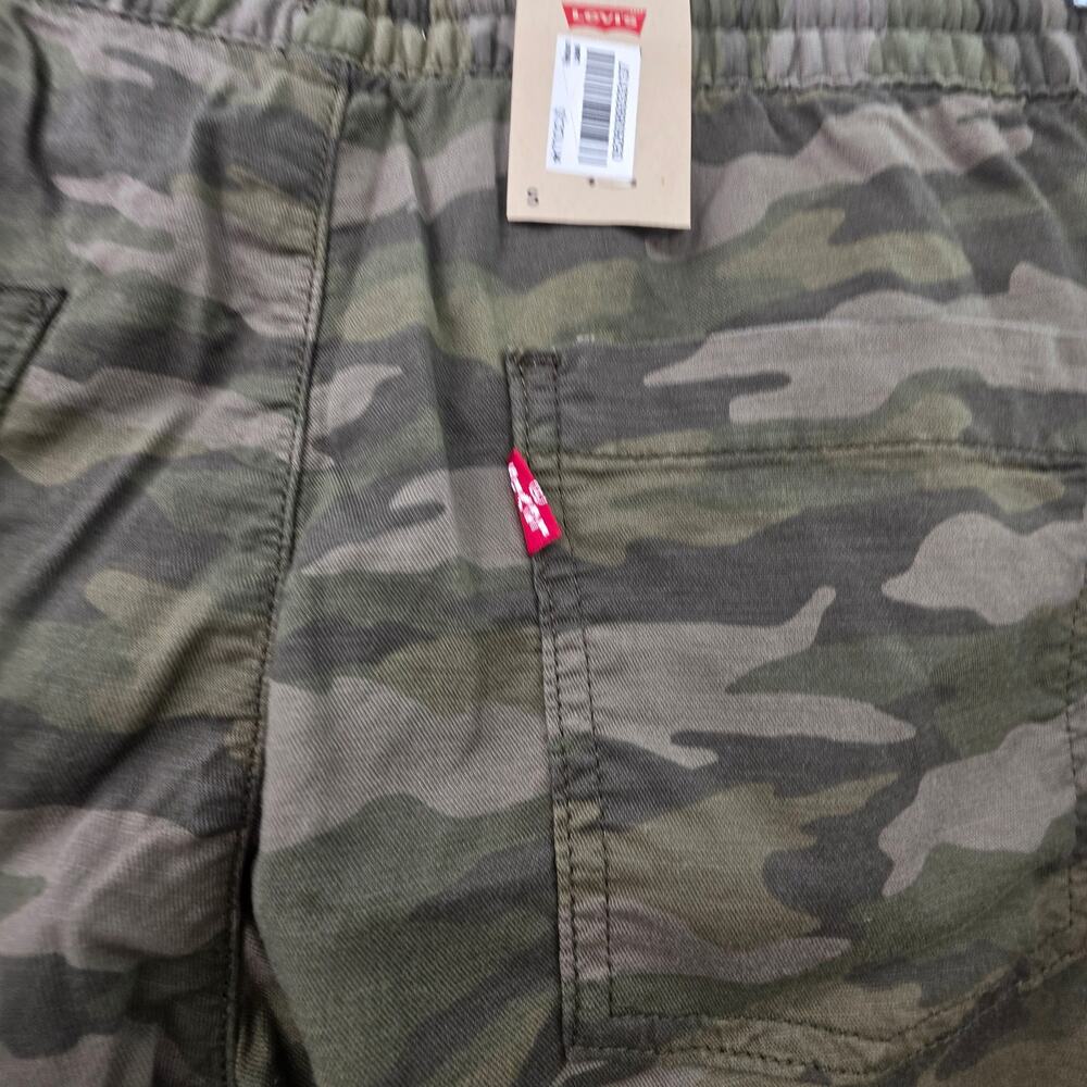 New NWT Levi's Jet Set Taper Fit Camo Pants Size Small - Picture 8 of 12